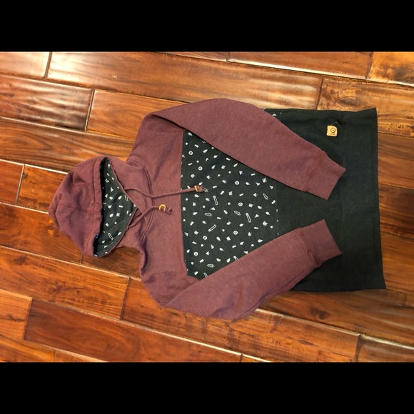 Ten tree sweatshirt lot. - Picture 5 of 7